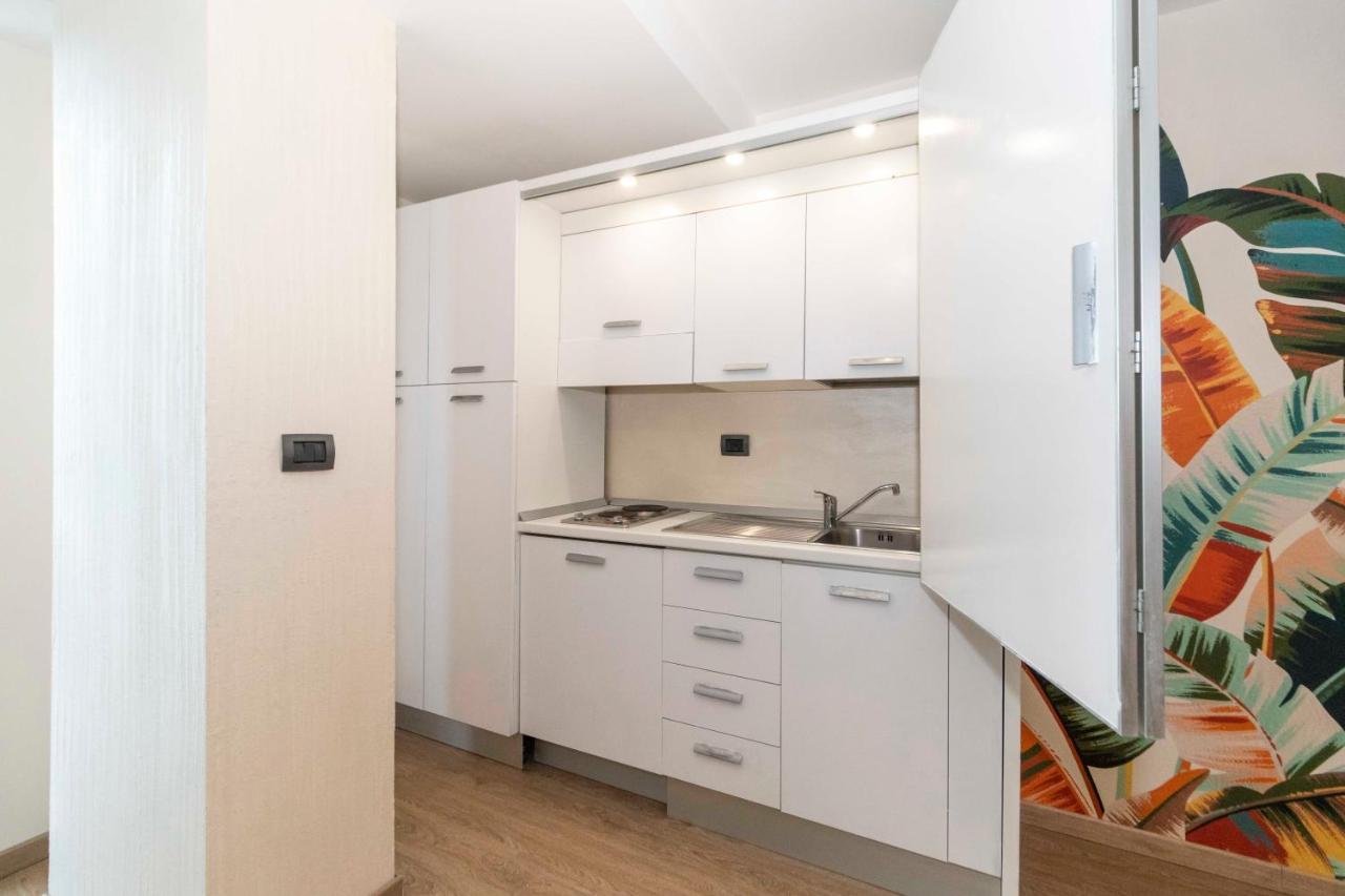Enjoy Room- Appartamento Con Parcheggio Gratuito E Colazione Deliziosa ! Turin Bagian luar foto