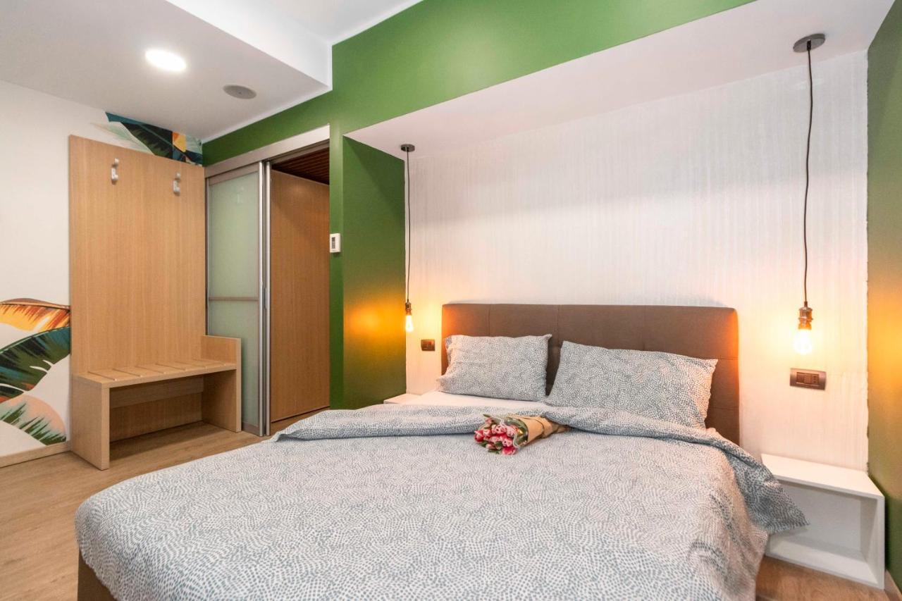 Enjoy Room- Appartamento Con Parcheggio Gratuito E Colazione Deliziosa ! Turin Bagian luar foto