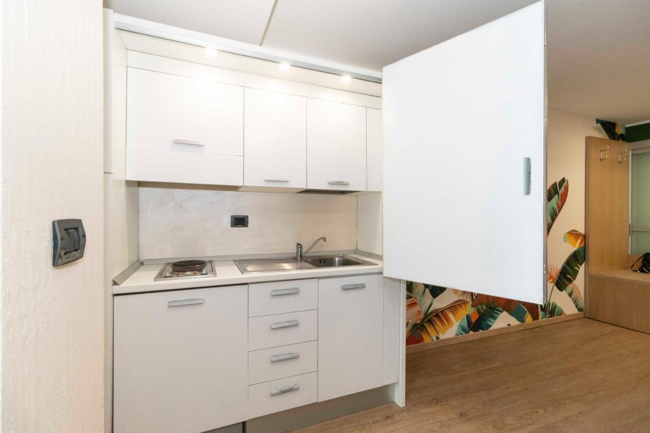 Enjoy Room- Appartamento Con Parcheggio Gratuito E Colazione Deliziosa ! Turin Bagian luar foto